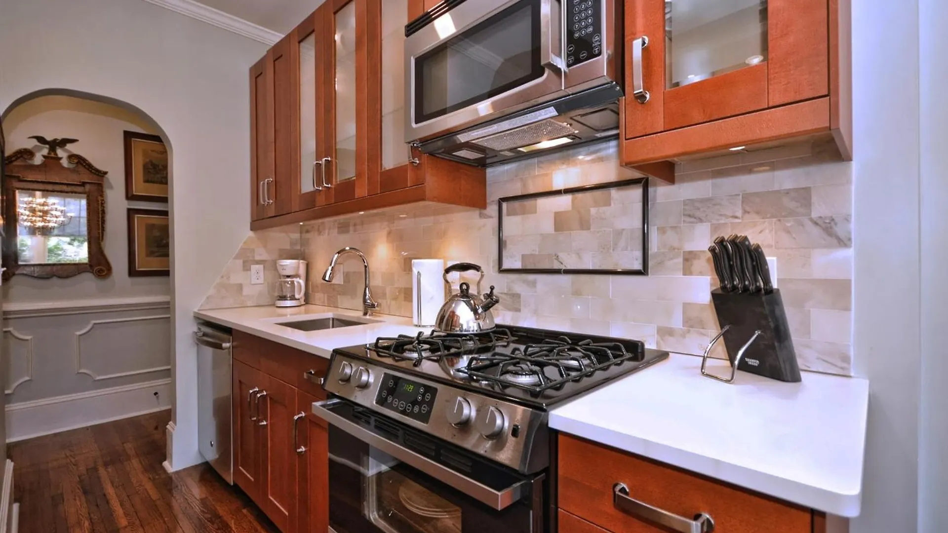 The Home Collection Clt: 500 Queens Charlotte