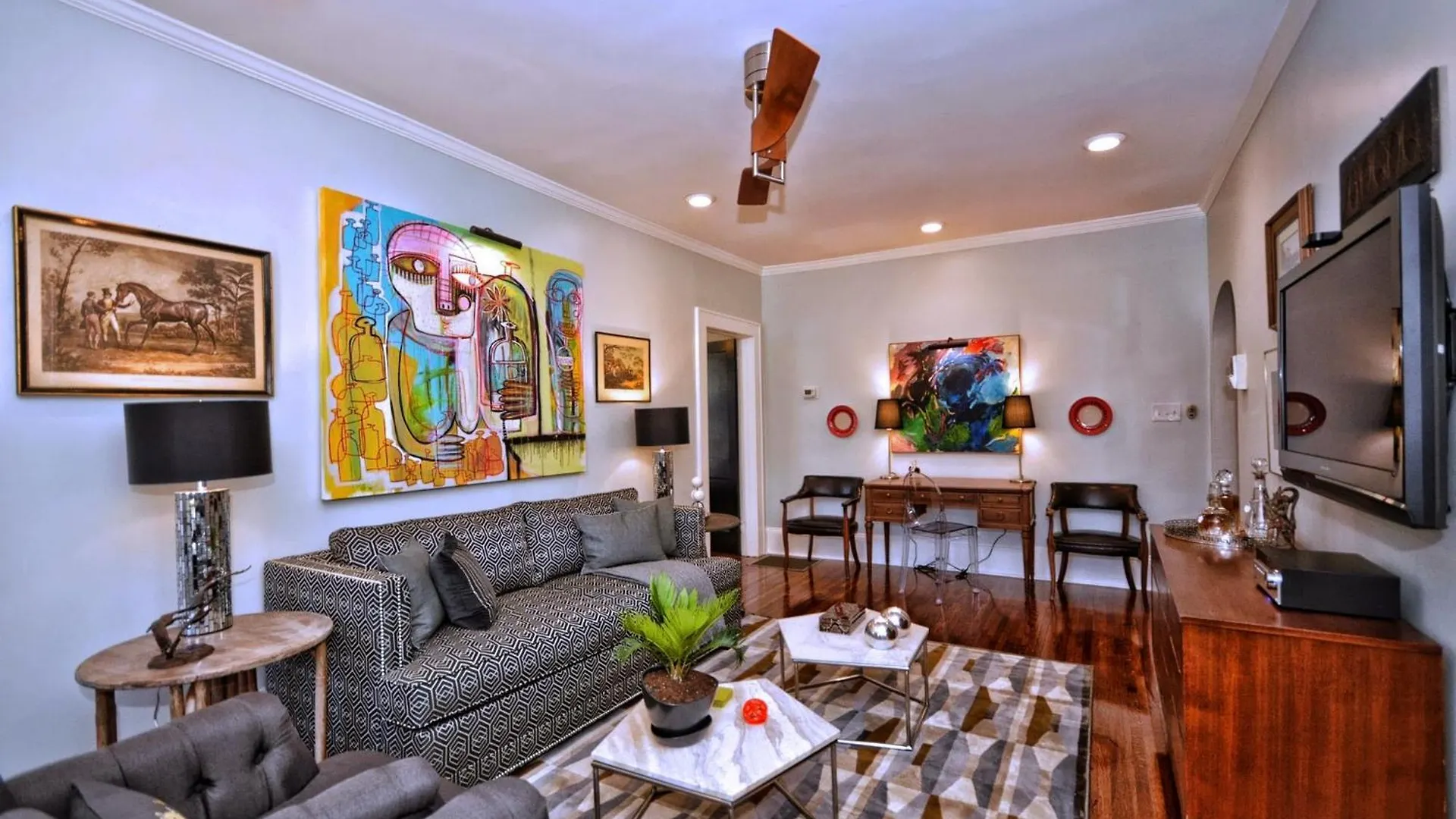 The Home Collection Clt: 500 Queens Charlotte 0*,  Verenigde Staten